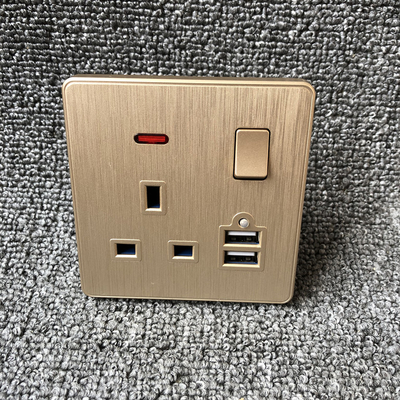 中国 イギリス力アパートのための独立した二重USBの壁スイッチ ソケット/家 サプライヤー